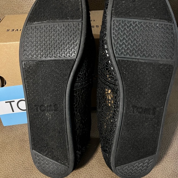 Toms Classic Crochet Slip-On Flat - Picture 12 of 14